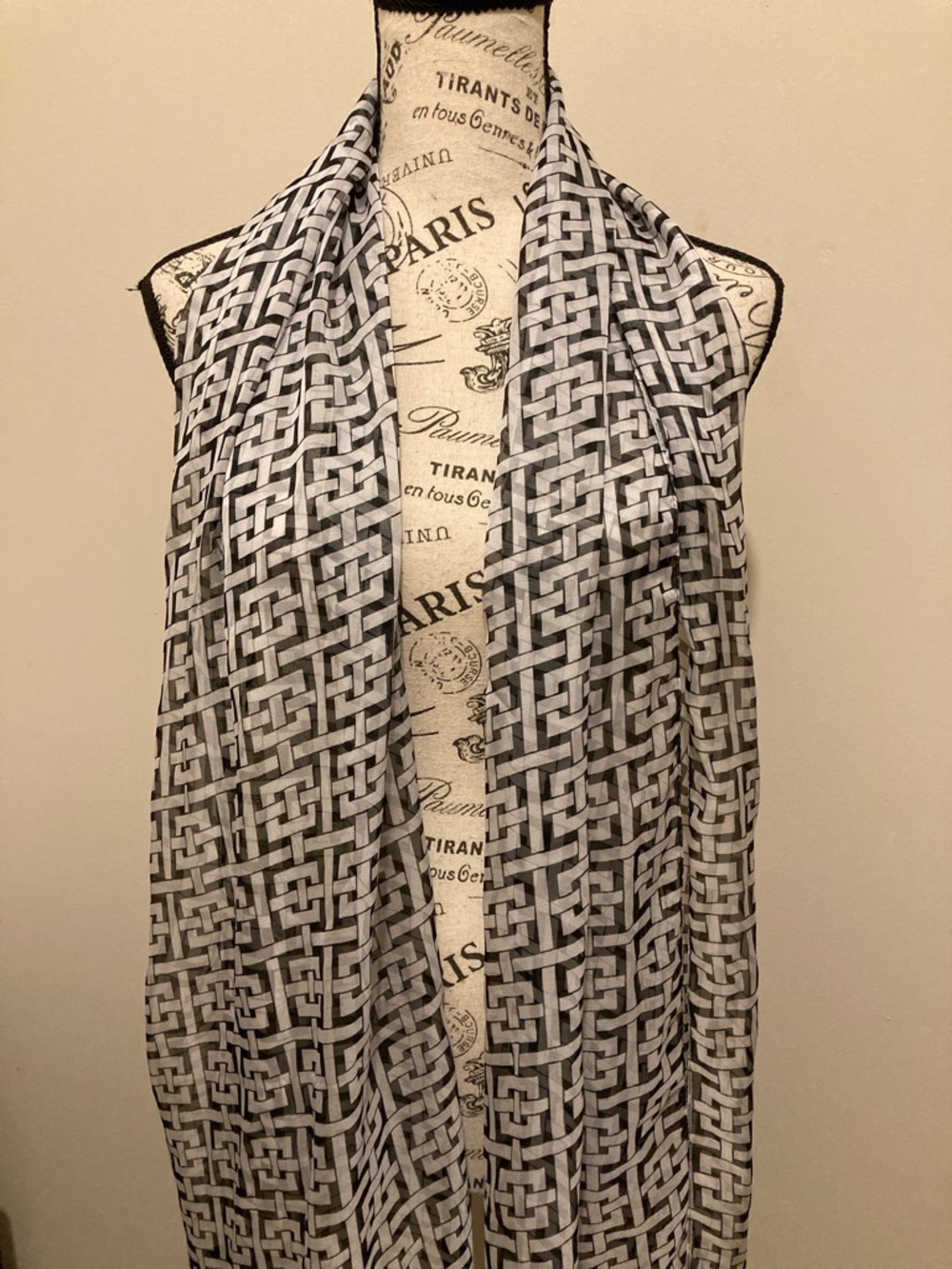 Apt 9 Geometric Black & White Scarf